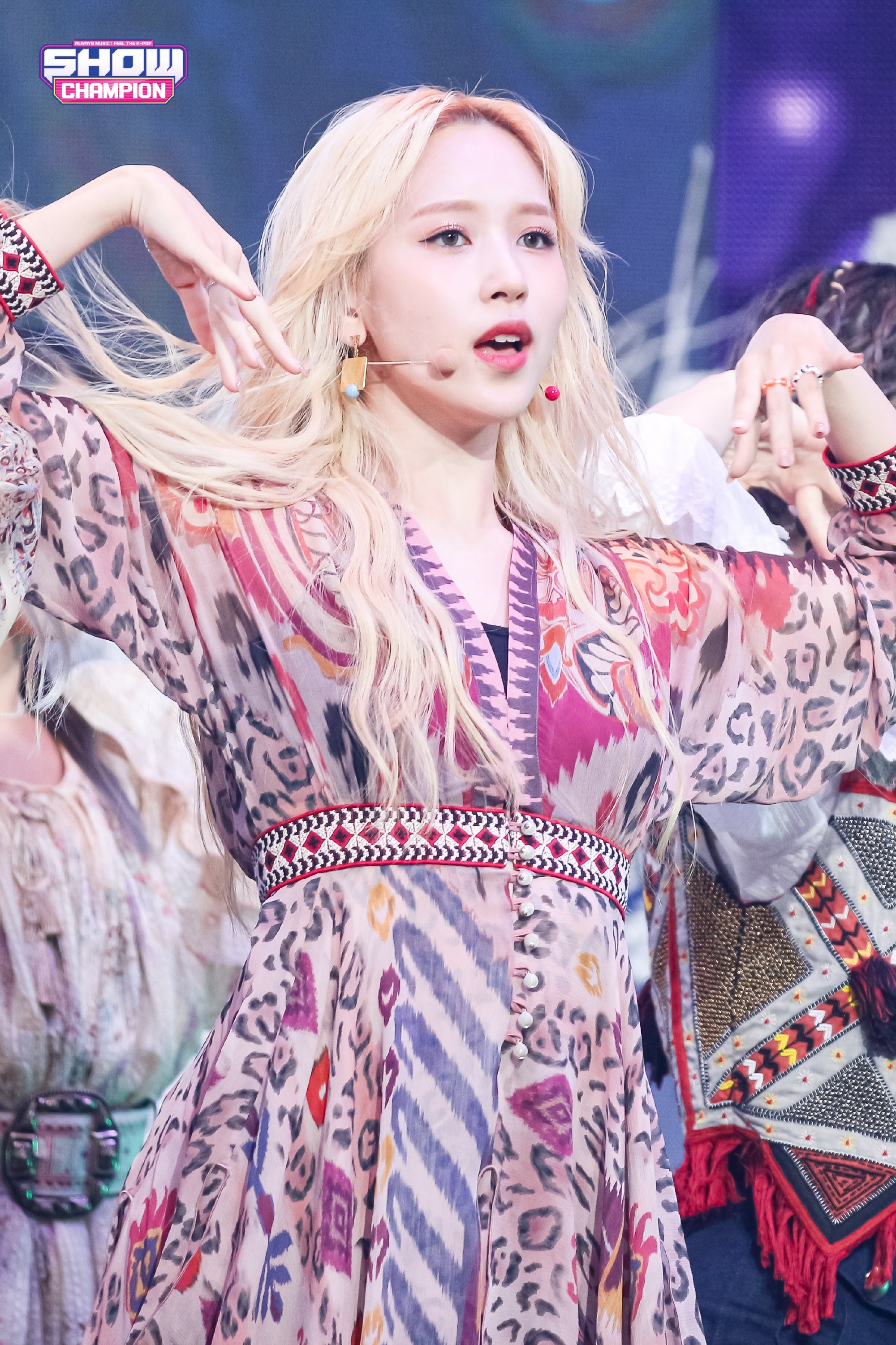  p>名井南(mina),1997年3月24日出生于美国得克萨斯州圣安东尼奥,日本