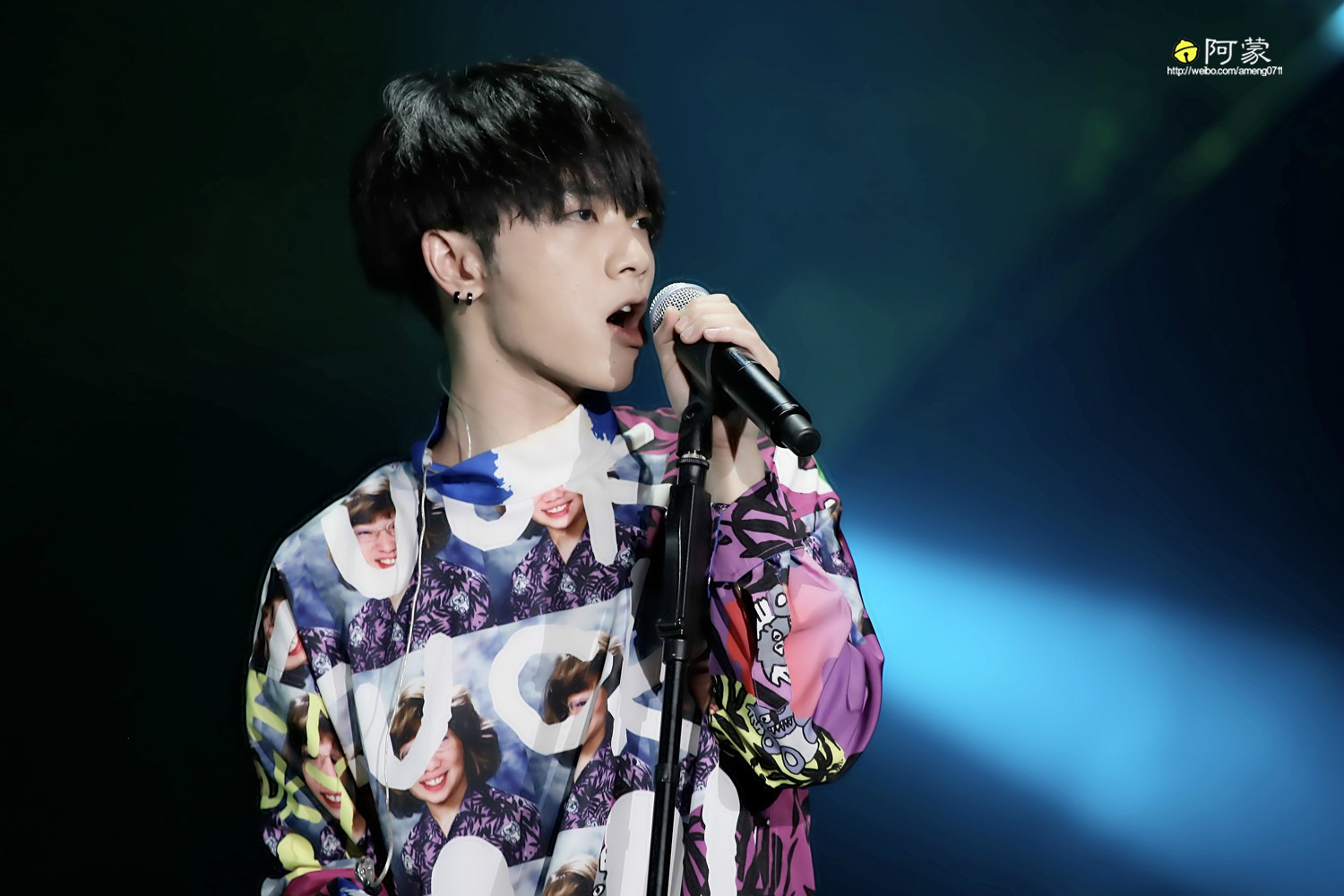  p>华晨宇,1990年2月7日生于湖北省十堰市,中国内地流行乐男歌手,作曲