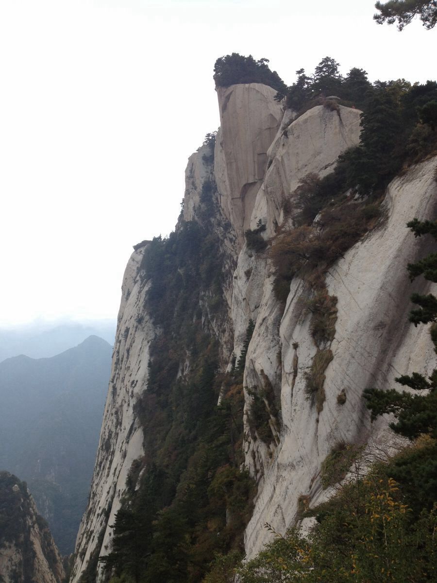  p data-id="gnwtbihclo">华岳仙掌是华山东峰奇景之一.