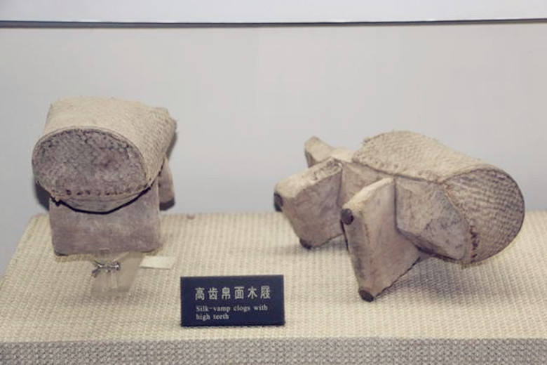 漫谈中国古代的鞋子，可不要只知道清宫剧里的花盆底！_百科TA说