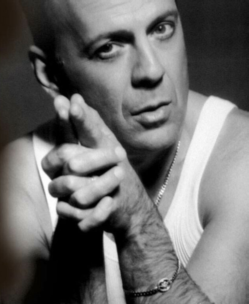  p>布鲁斯·威利斯(bruce willis),1955年3月19日生于西德,美国演员