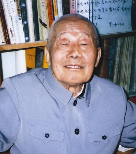  p>佟柱臣,辽宁省黑山县人,满族,1920年3月生.
