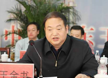 月出生,1977年9月入党,高中文化,山东省菏泽市东明县武胜桥乡玉皇庙人