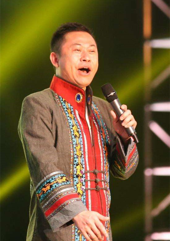  p data-id="gnax04pefm">黄旭,中国青年男歌手,出生于贵州省沿河土家
