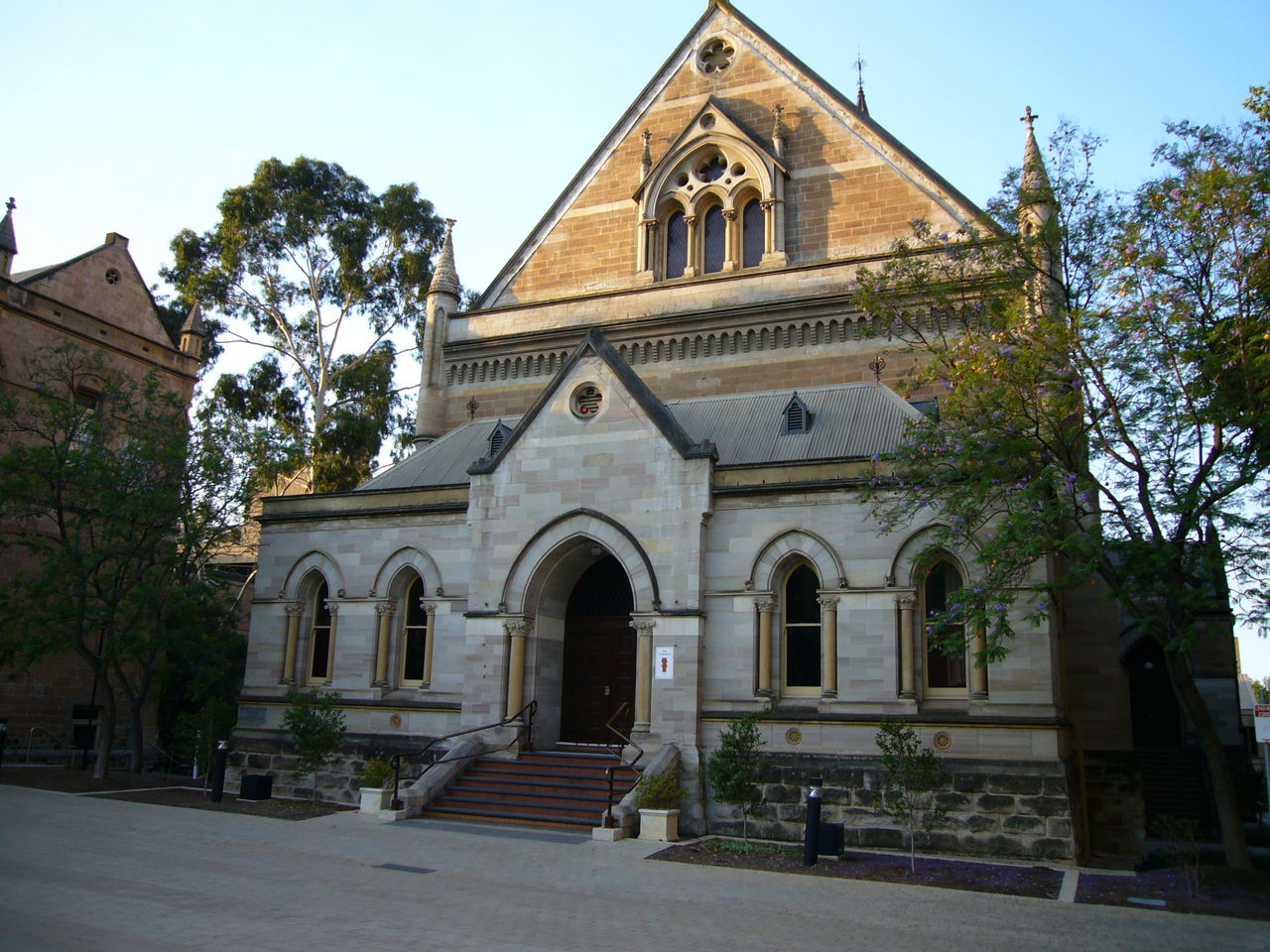  p>阿德莱德大学(the university of adelaide),简称阿大,坐落于 a