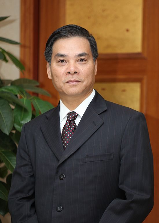 广东省委党校在职研究生学历,学士学位.1989年9月加入民革.