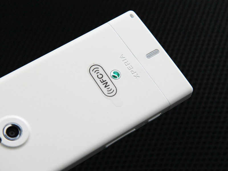  p>索尼2012年推出的一款中端智能手机,其浮空触控技术成为该机一大