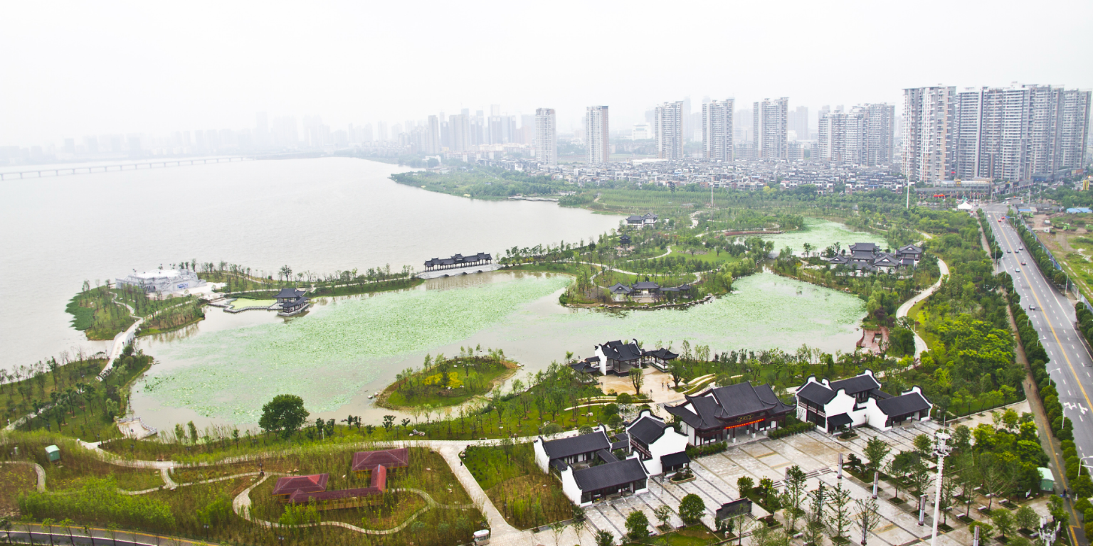  p data-id="gnws4ktprr">沙湖公园,坐落于江西省丰城市东部丁家村后