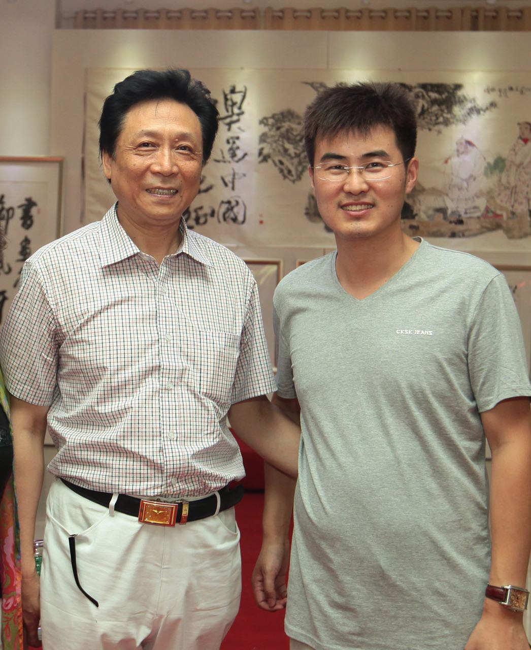 杨飞