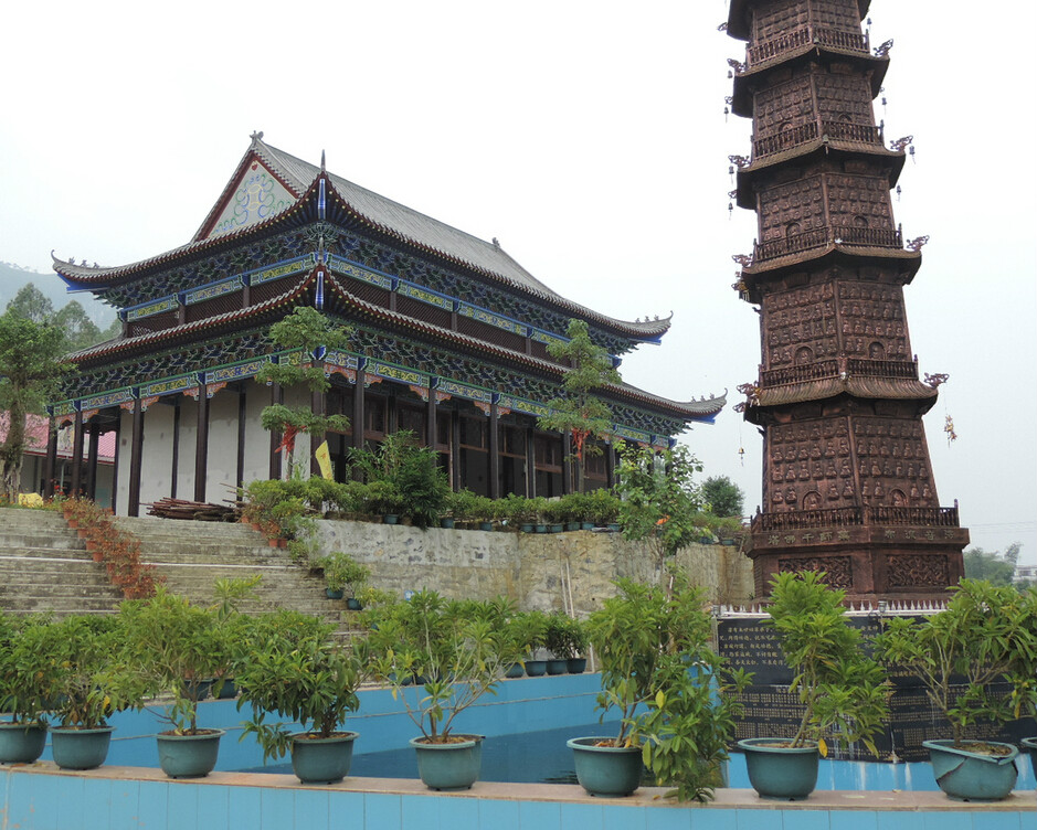 罗定灵山寺