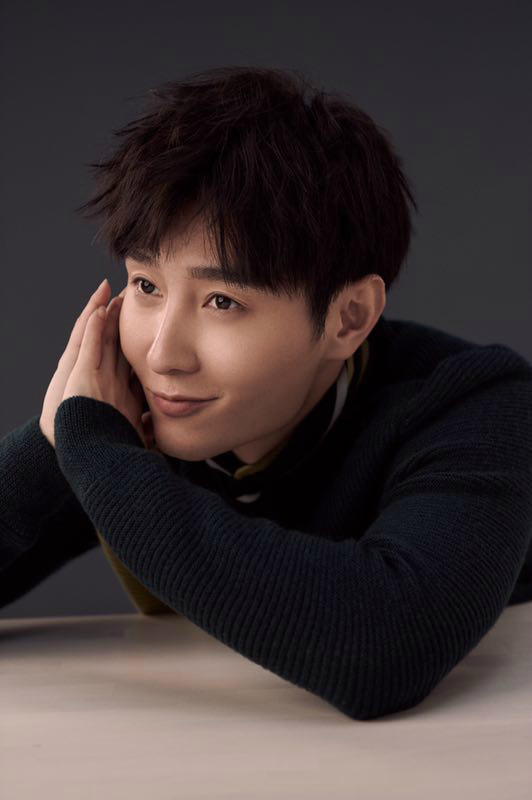  p>李昕亮 ,1988年10月27日出生于陕西省西安市,中国内地男演员,主持