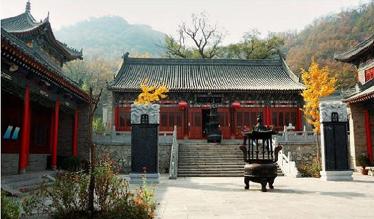 由静渊禅师始建,位于西安市以南约三十公里的终南山天子峪内的寺院