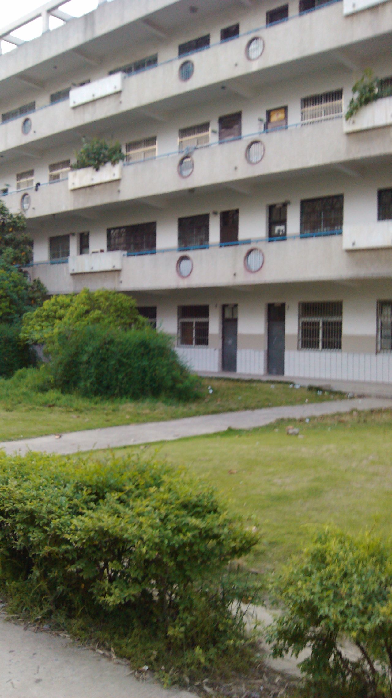  p>凤台县第十中学,又名 b>凤台十中 /b>,位于安徽省淮南市 a href="