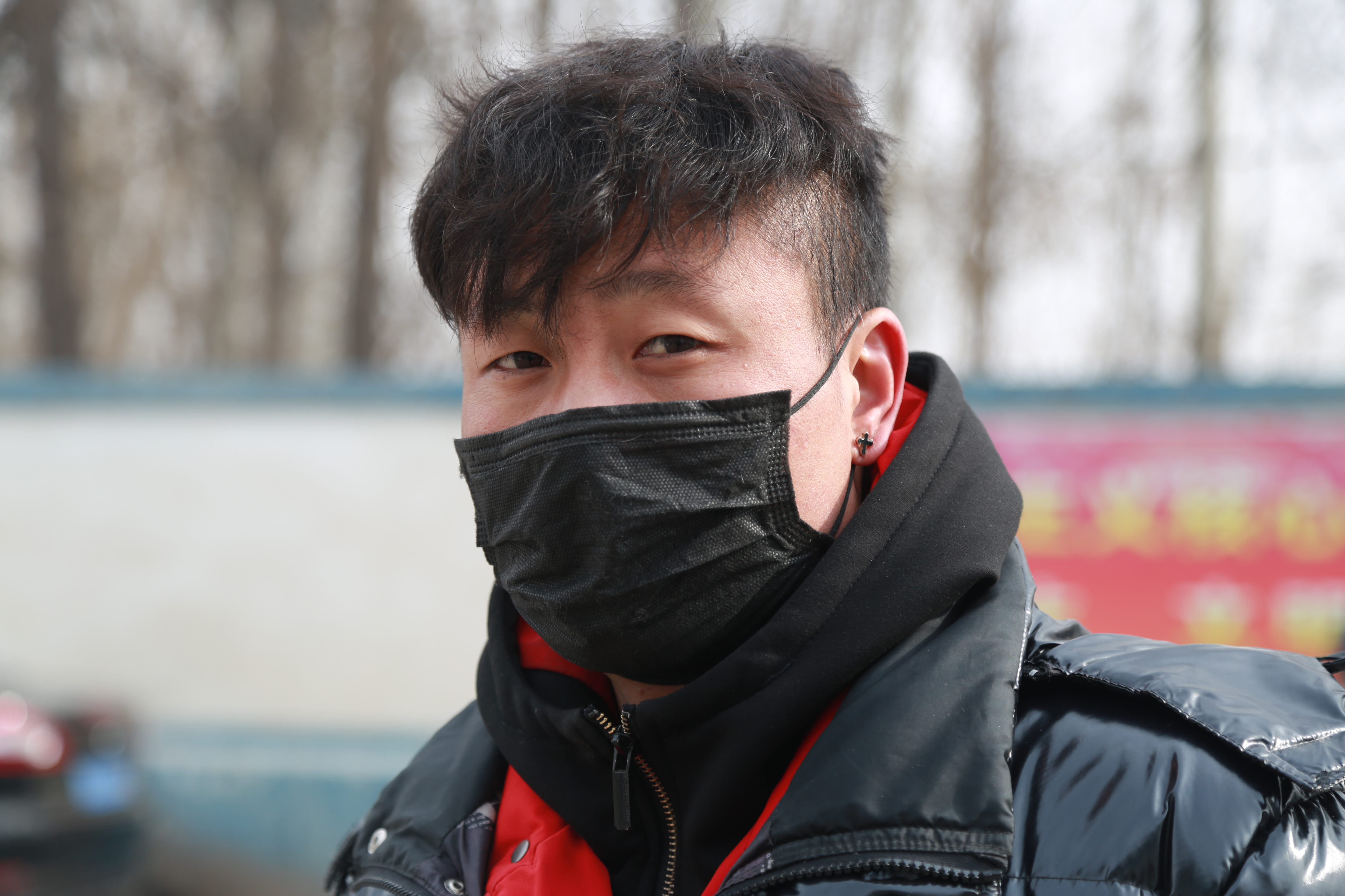  p>张永康,1990年1月15日出生于甘肃省平凉市,中国内地影视男演员