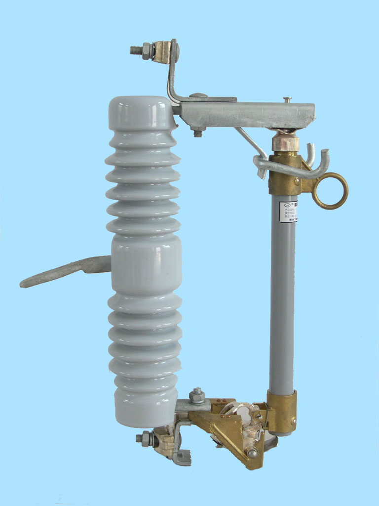  p>熔断器(fuse)是指当电流超过规定值时,以本身产生的热量使熔体熔断