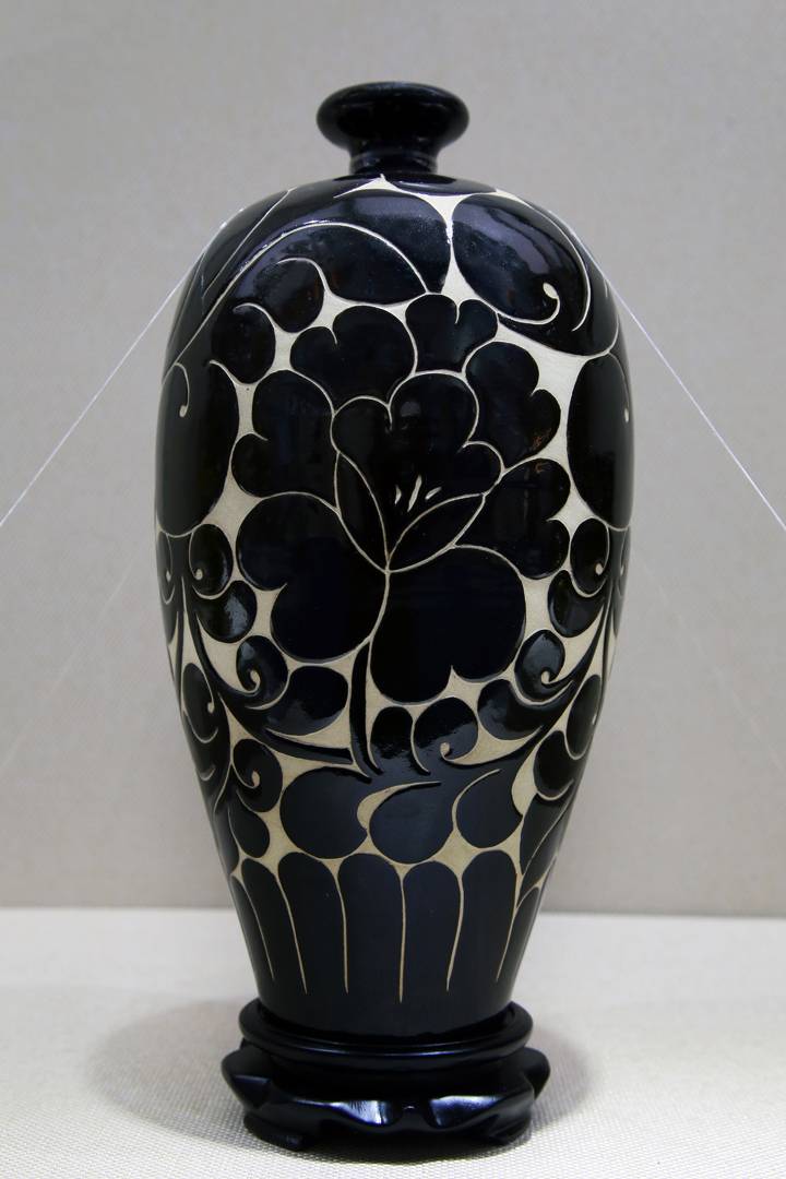 平定黑釉刻花陶瓷制作工艺