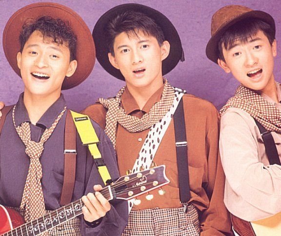 《红蜻蜓》是台湾组合 a target="_blank" href="/item/小虎队/20703"