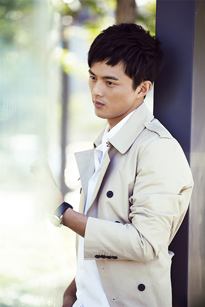  p>叶祖新,1984年7月8日生于浙江省衢州市,中国内地男演员,曾先后就读