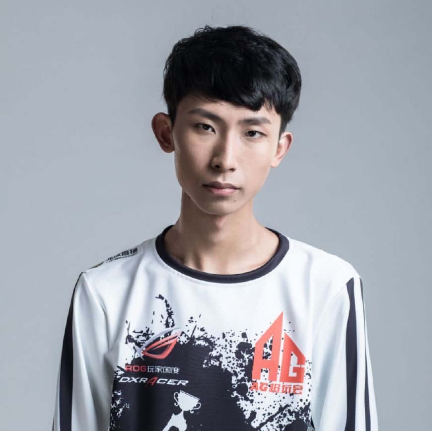  p data-id="gnvfvbayd2">肖闽辉,游戏id梦之泪伤,1997年8月17日出生