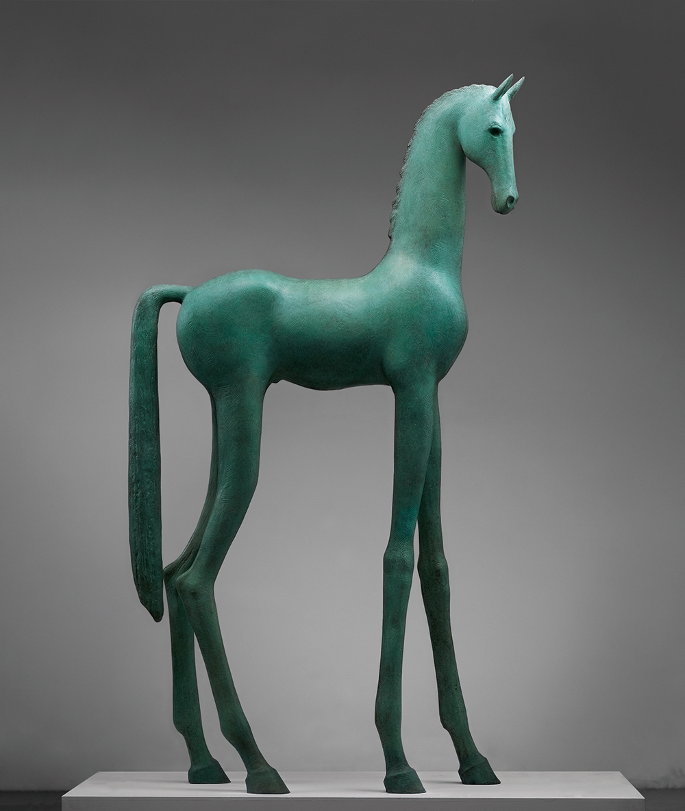  p data-id="gnasskypfq">于凡,1966年12月生于山东青岛,雕塑家,现任