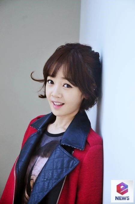  p>金甫美,1987年5月15日出生于韩国京畿道水原市,韩国影视女演员.