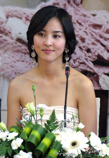  p>韩惠珍(         ),1981年10月27日生于韩国首尔,演员.