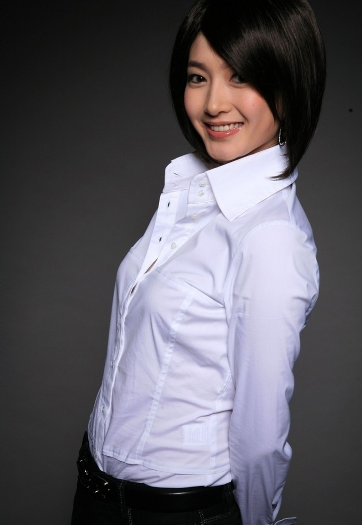  p>江疏影,1986年9月1日出生于上海,中国内地女演员,毕业于 a target=