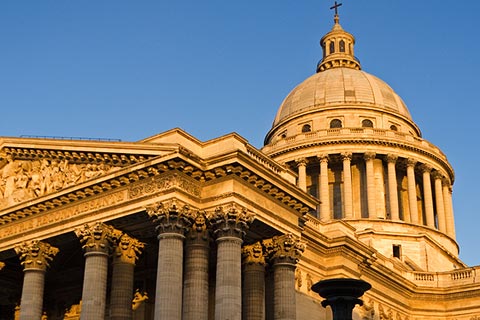 ",简称"la sorbonne"即"索邦大学",亦称"paris i"即"巴黎一大",位于 a