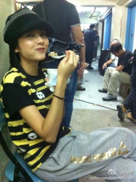  p data-id="gntjzb4wc9">冼色丽,10月1日出生于广东 a target="