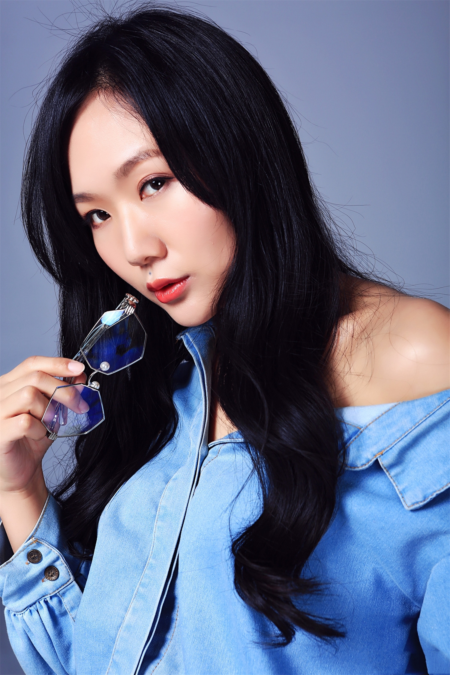  p data-id="gnvh37fjfj">于蓝,出生于山东省济南市,中国内地女演员.