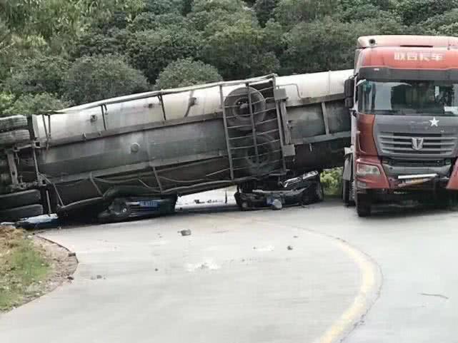 8月1日广东惠州罐车侧翻事故