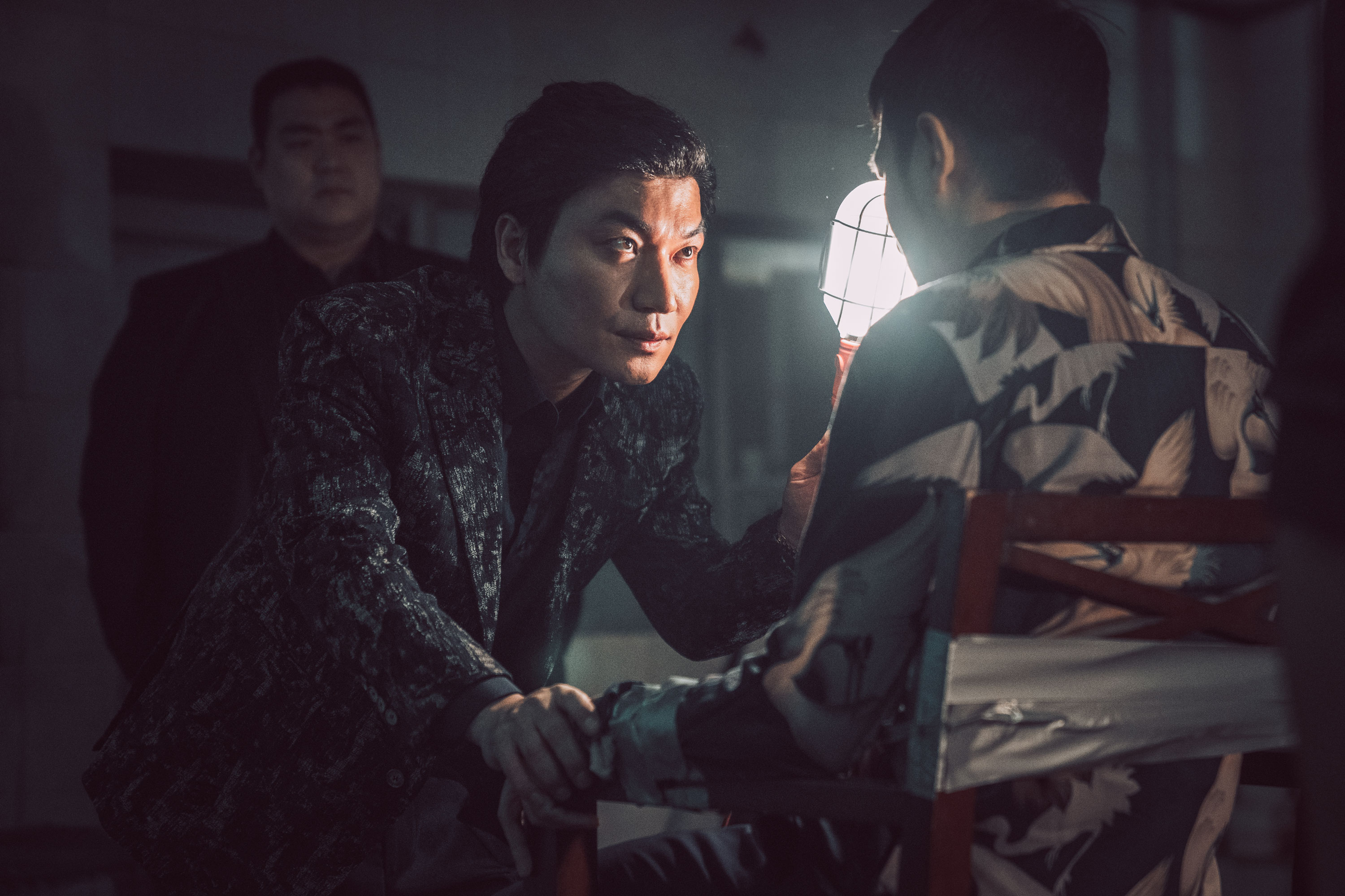 《犯罪都市》是姜允成执导的动作片,由马东锡,尹启相主演,于2017年10