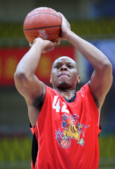  p>邦奇·威尔斯(bonzi wells),1976年9月20日出生于美国 a target="