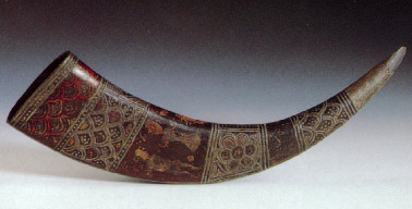 苗族嵌银花央公央婆牛角杯