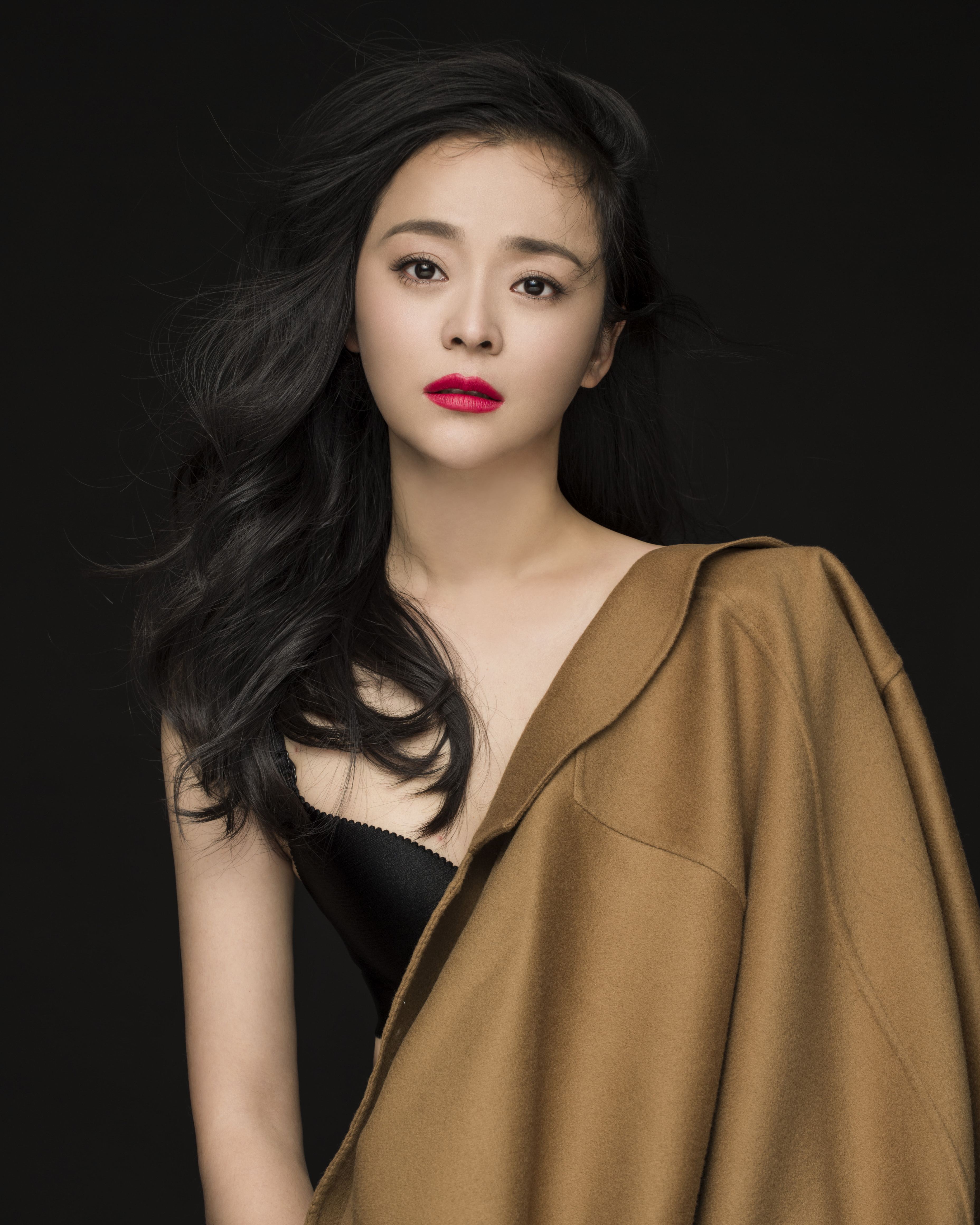  p data-id="go0aacdcsg">王嘉,出生于黑龙江齐齐哈尔,中国内地女演员