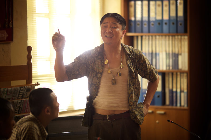 肖央,1980年4月7日出生于河北省承德市,毕业于<a target="