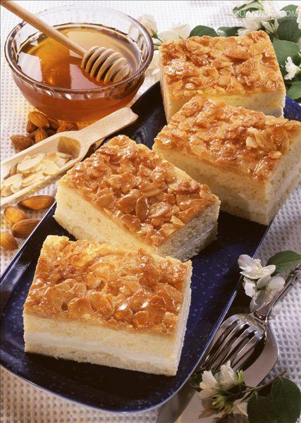  p>奶油奶酪,英文名为cream cheese,是一种未成熟的全脂奶酪,色泽洁白