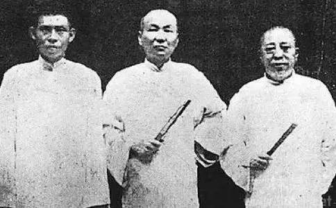 杜月笙为何能从小混混变成上海土皇帝？只因做到六个字_百科TA说