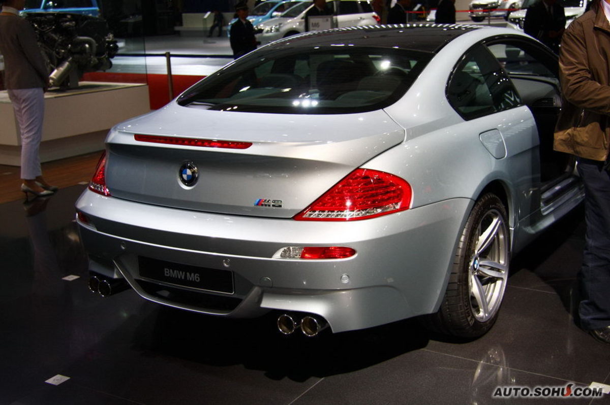 宝马m6跑车