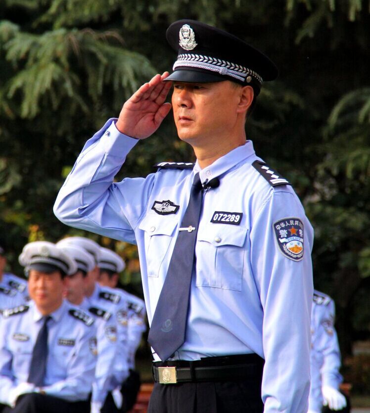  p>任文清,钟祥市公安局党组成员,副政委,政治处主任,退役军人. /p>