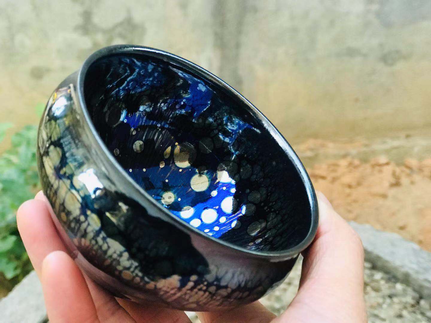  p>倪梅英,女,南平市建阳区华锋建盏陶瓷厂法定代表人,陶瓷装饰师.