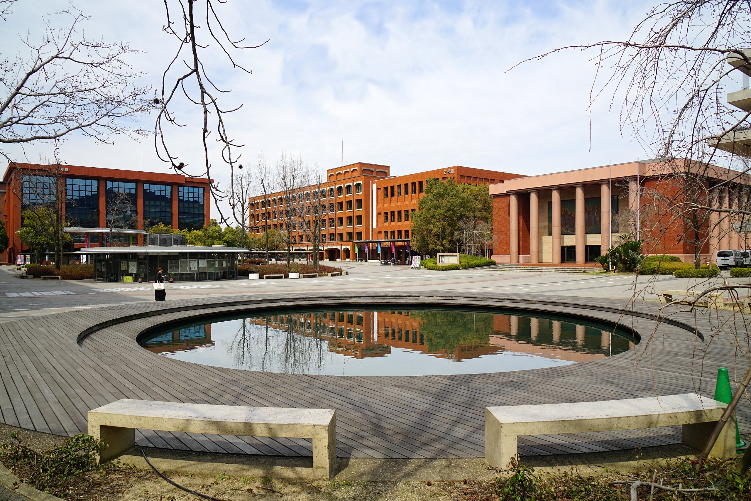  p>龙谷大学(ryukoku university),位于日本京都,是一所成立于1639年