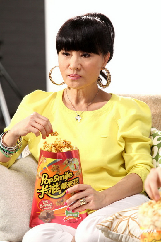 ok5io8">比莉(billie wang),原名王雪娥,1952年1月27日出生于中国台湾