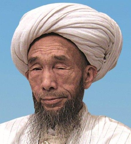 p>居玛·塔伊尔大毛拉(1940年10月~2014年7月30日),新疆最大的清真寺