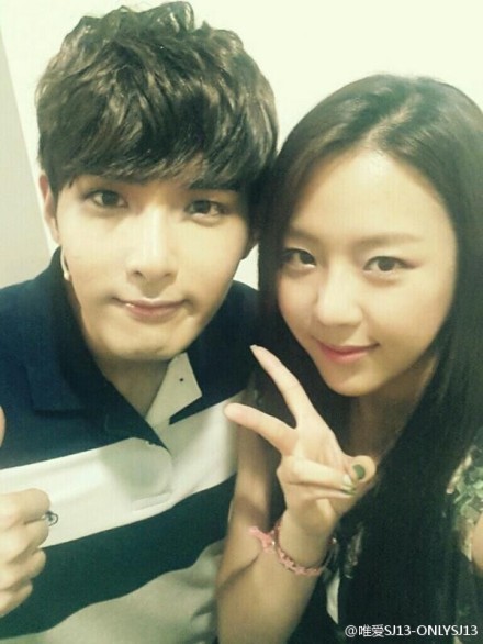  p>金厉旭,于1987年6月21日出生一个音乐世家,韩国王牌天团 a href="