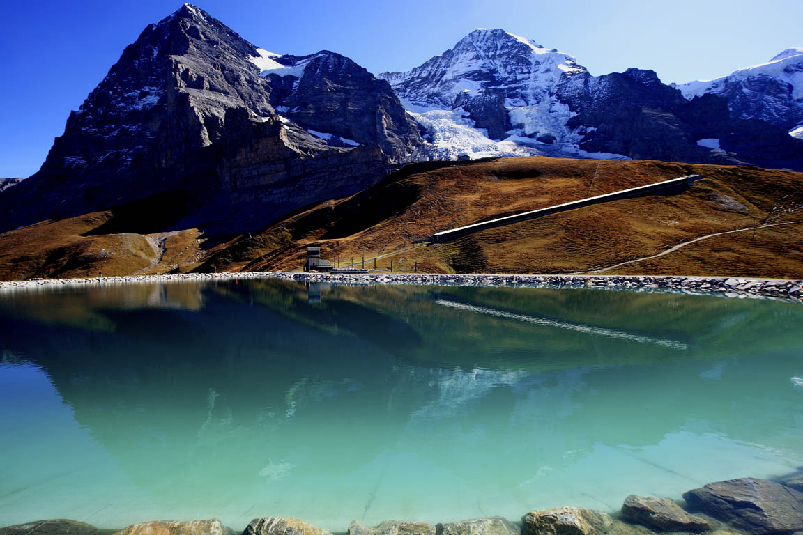  p>少女峰(jungfrau)是位于瑞士伯尔尼高地, a href="#" data-lemmaid