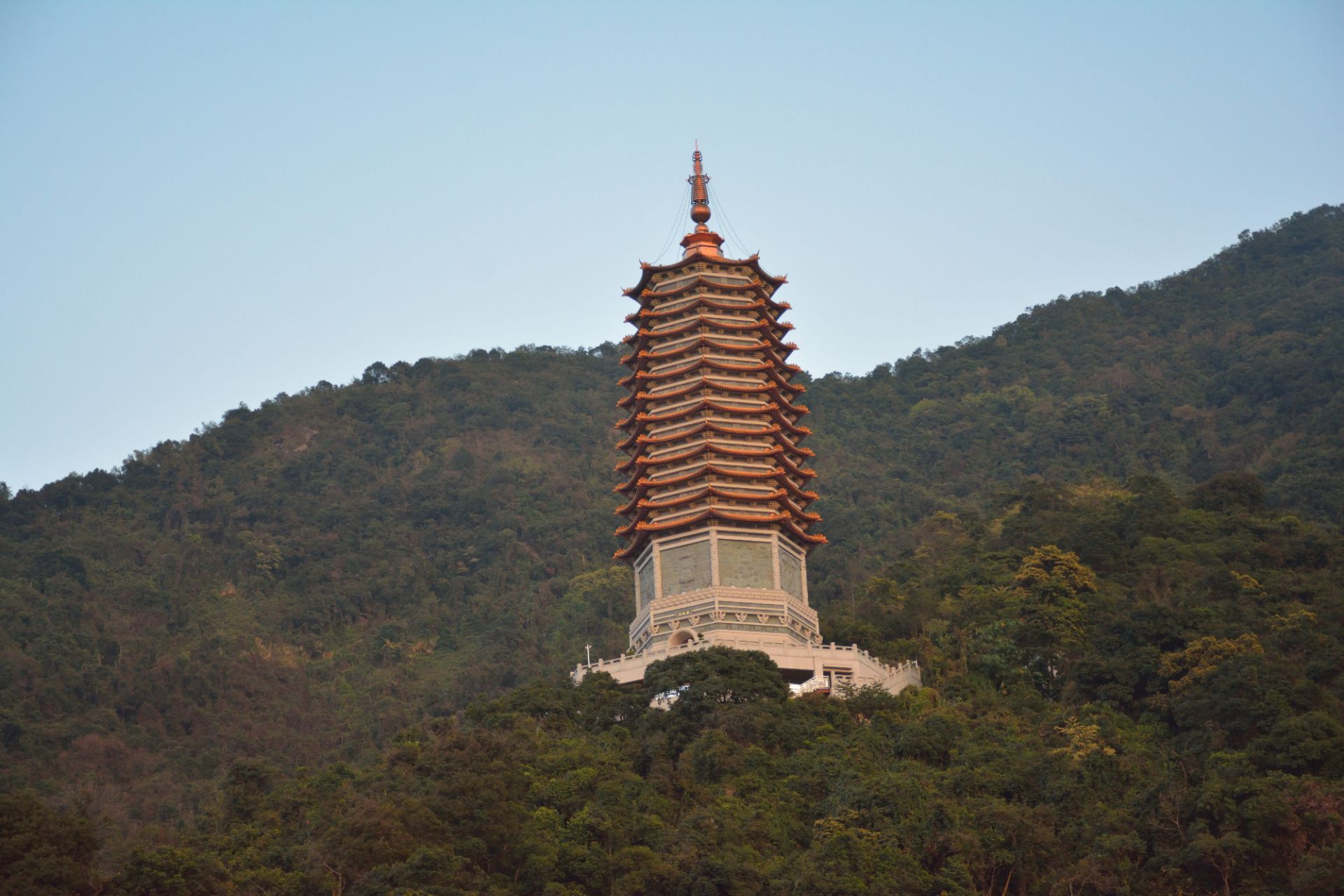  p data-id="gnx5zqc9t6">弘法寺,位于广东省深圳市 a target="_blank