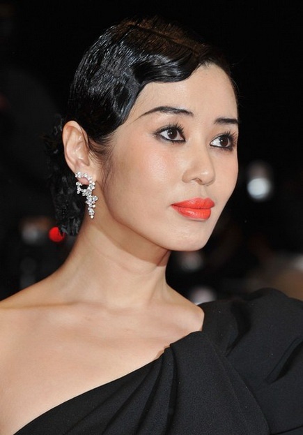  p>余男,1976年9月5日出生于 a target="_blank" href="/item/辽宁省