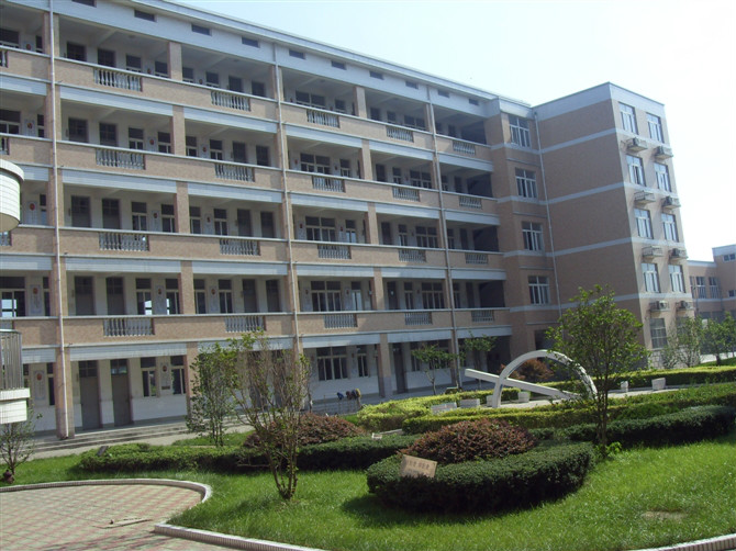 礼河实验学校