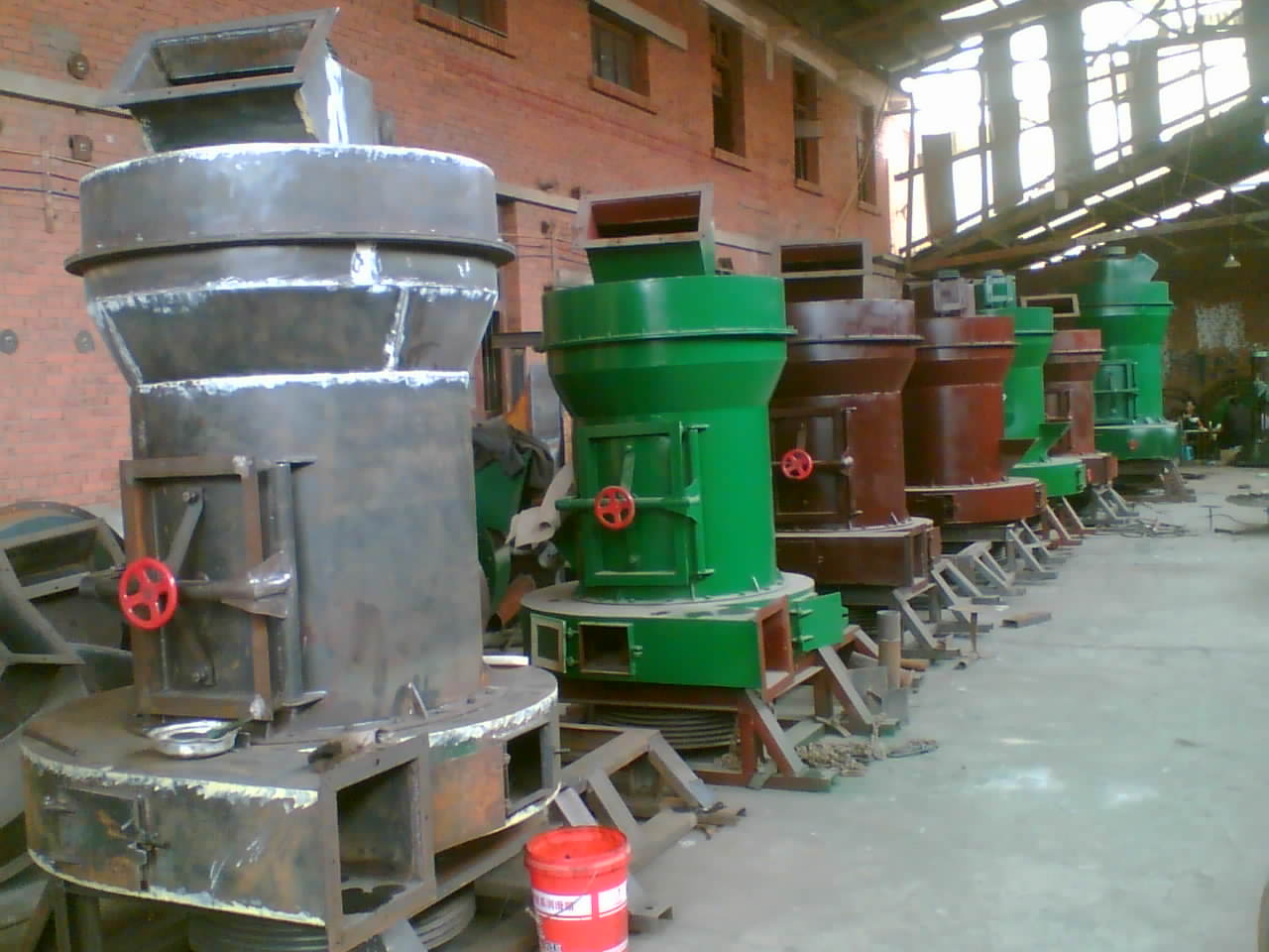 机 /a>的基础上改进而成的新一代制粉设备,是最常用的的工业制粉磨机